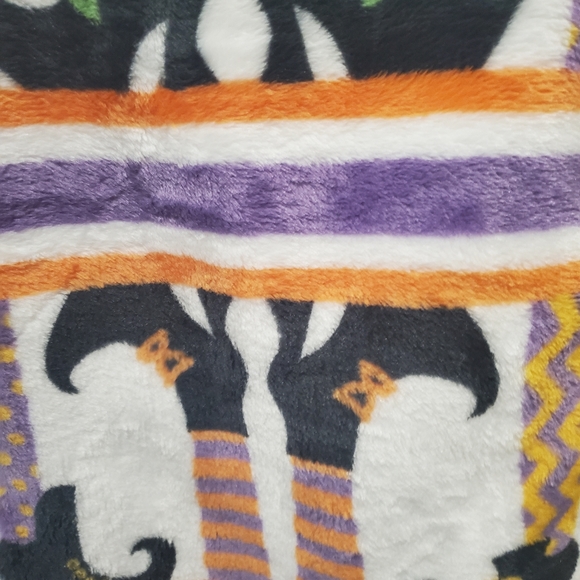 HTF Witch Legs Throw Blanket-NWT - Picture 3 of 5